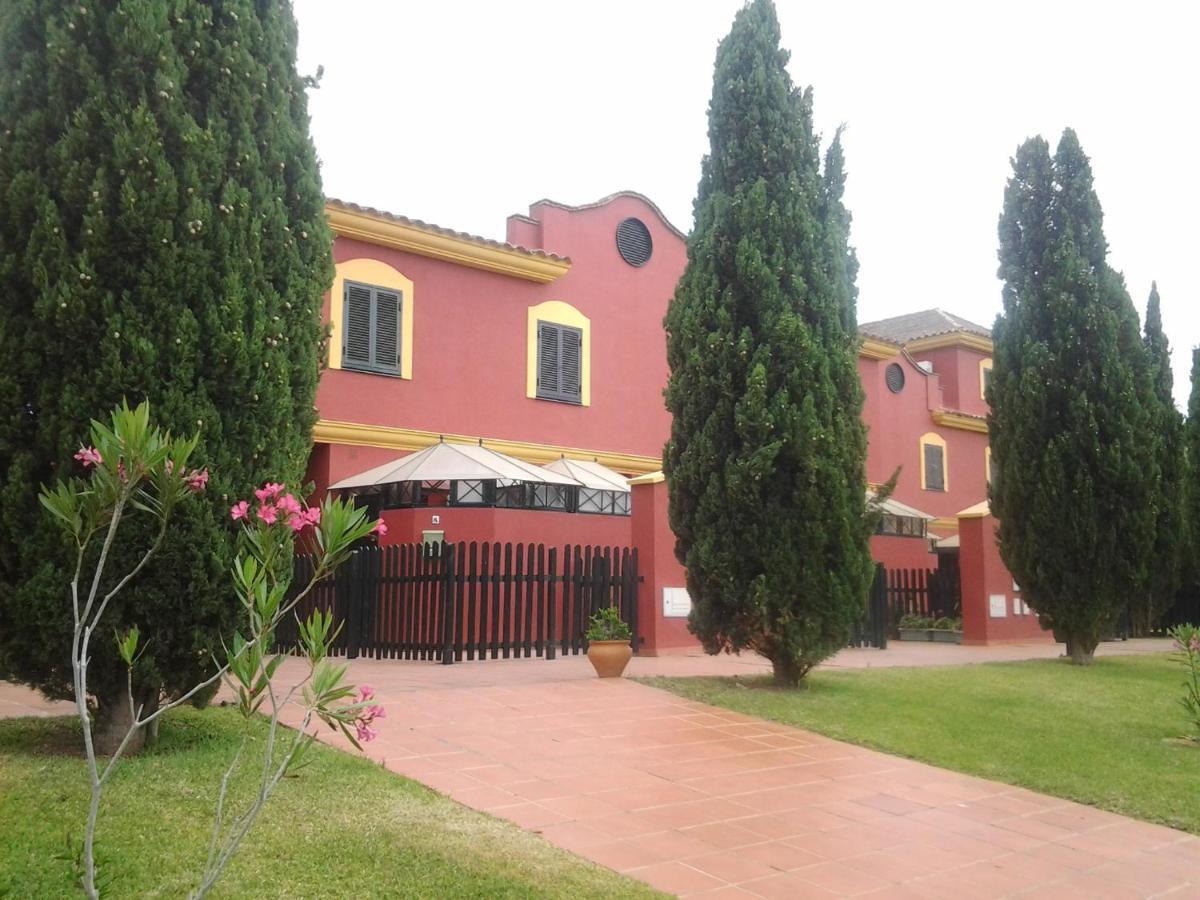 Olhando Um Campo De Golf Islantilla Esterno foto